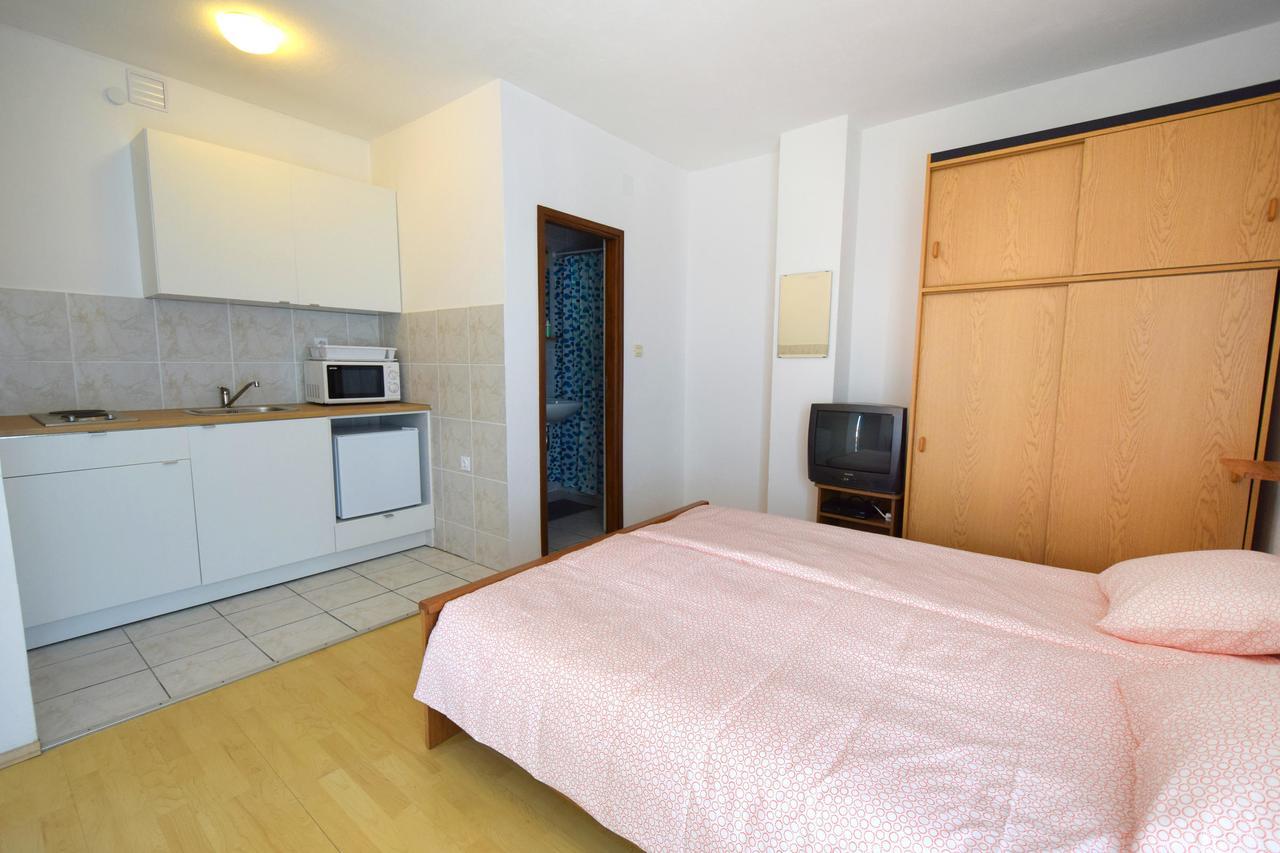 Apartments Vera Malinska Kültér fotó